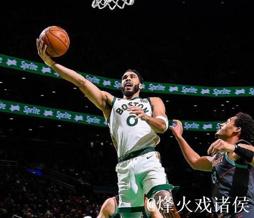 塔图姆34+10绿军险胜雄鹿3连胜 76人力克魔术